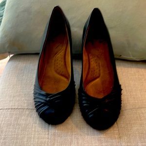 Natural Soul  womens loafers Size 10  Black beautiful